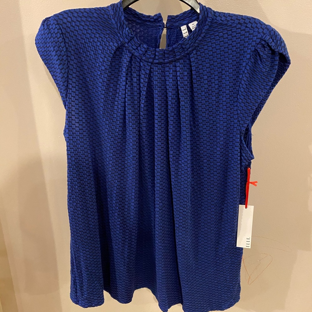 Elle sleeveless blouse